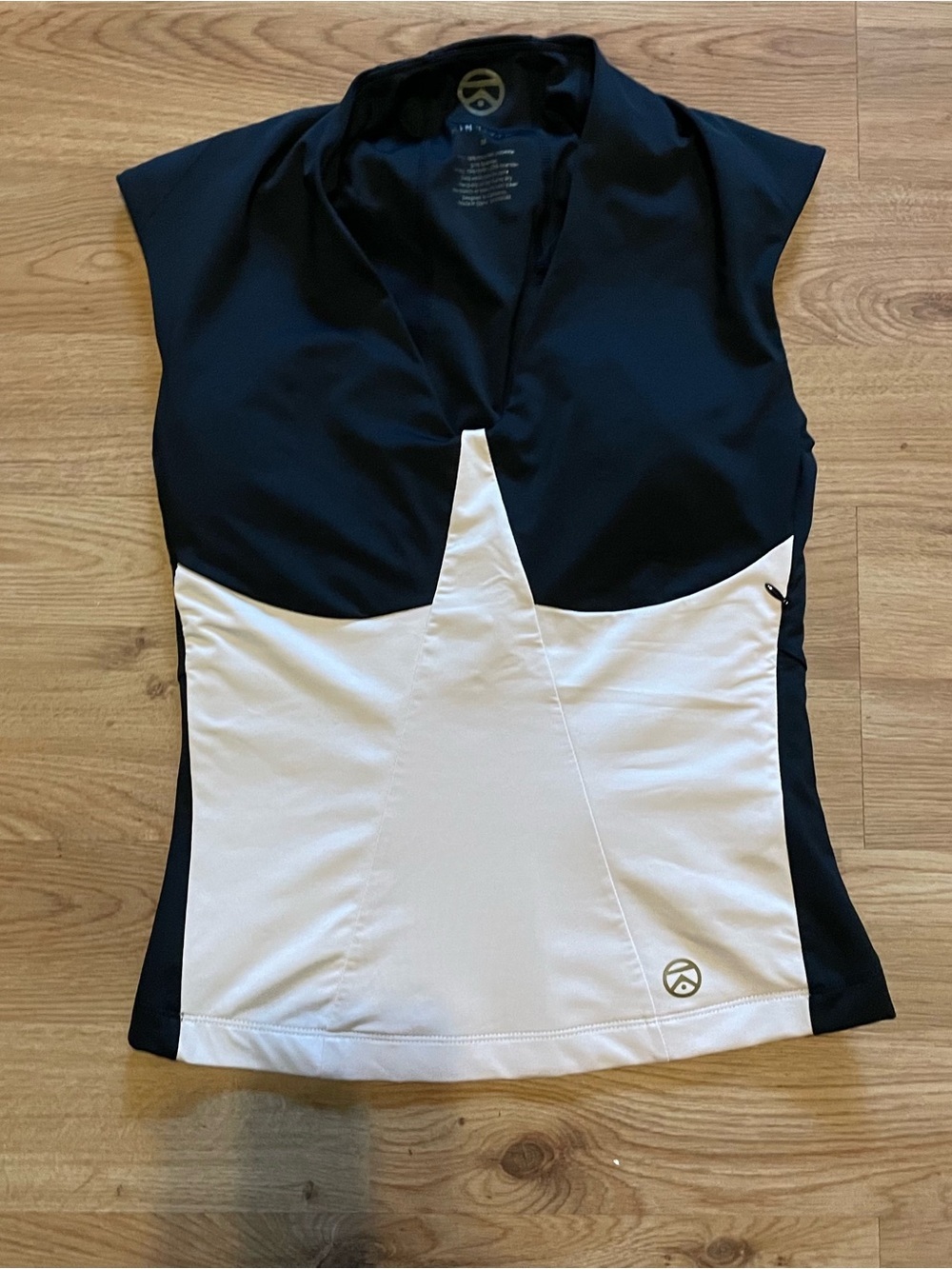 Kinflyte Black and White V-Neck Colorblock Tank Top workout